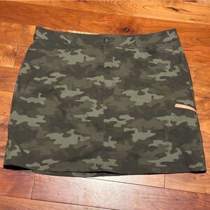 Eddie Bauer Womens Green Camouflage Cargo Shorts